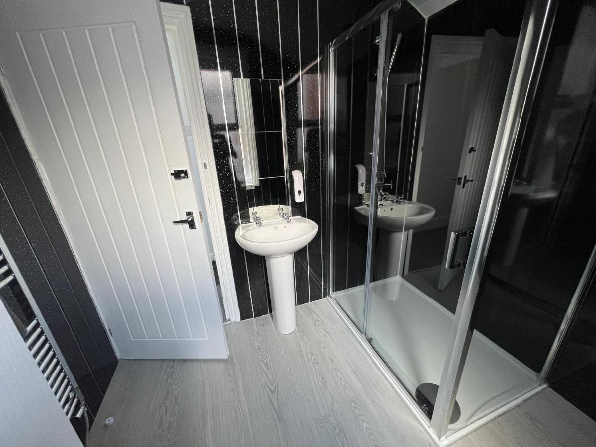 Safari Apartment, Free Parking, 10Min Walk To Blackpool Tower, Sleeps 12 Exterior foto